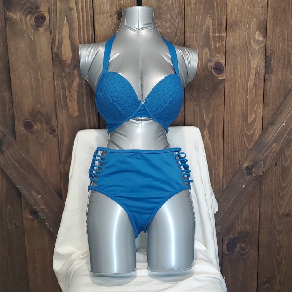 Venus Alluring bikini